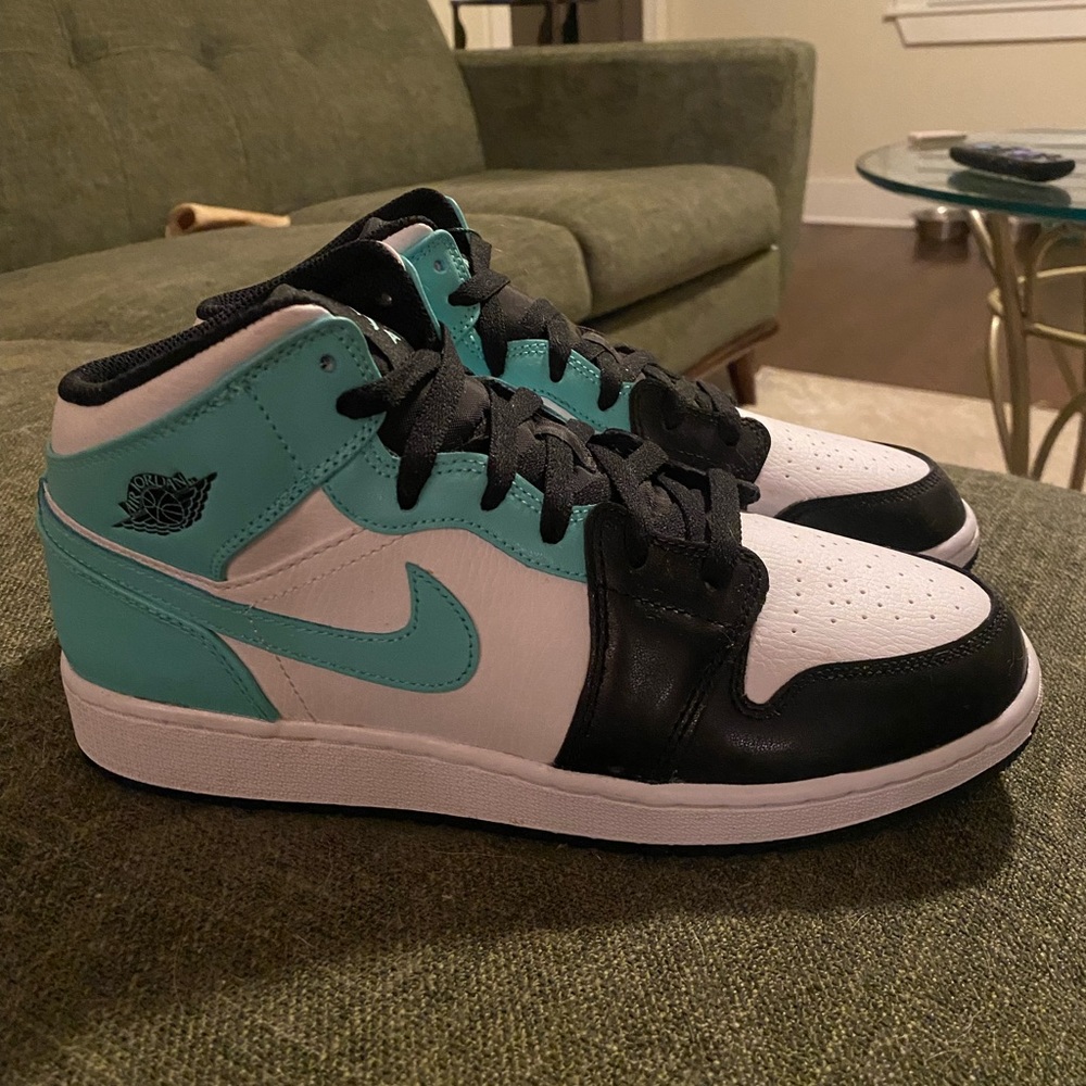 BRAND NEW JORDAN IGLOOS